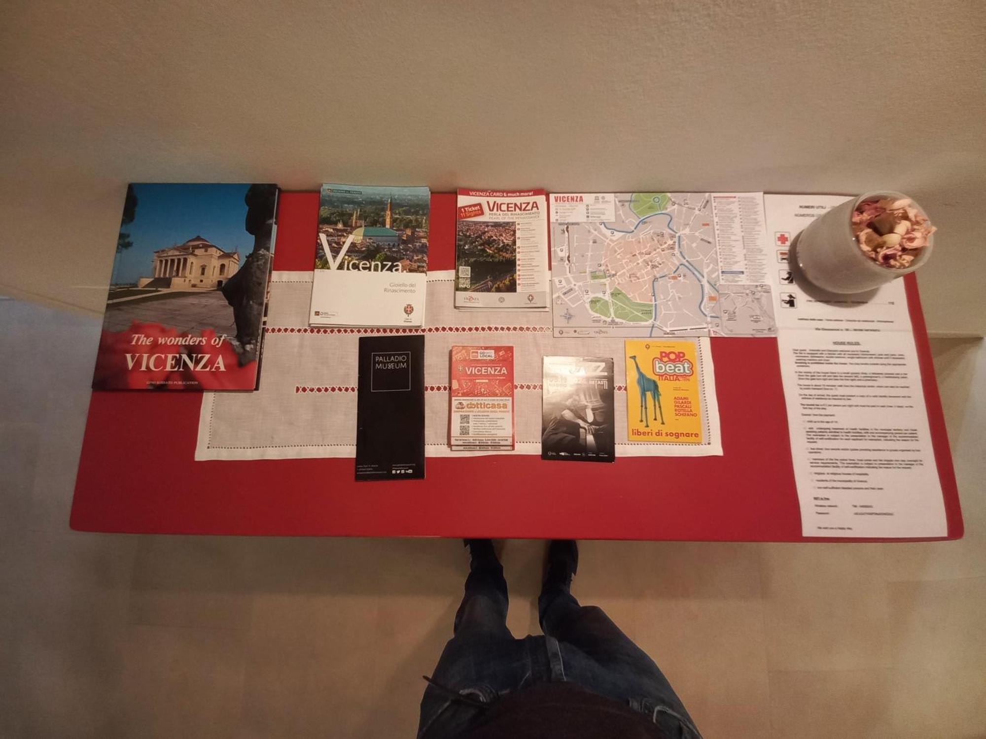 Appartamento Indipendente - Il Portichetto Vicenza Bagian luar foto